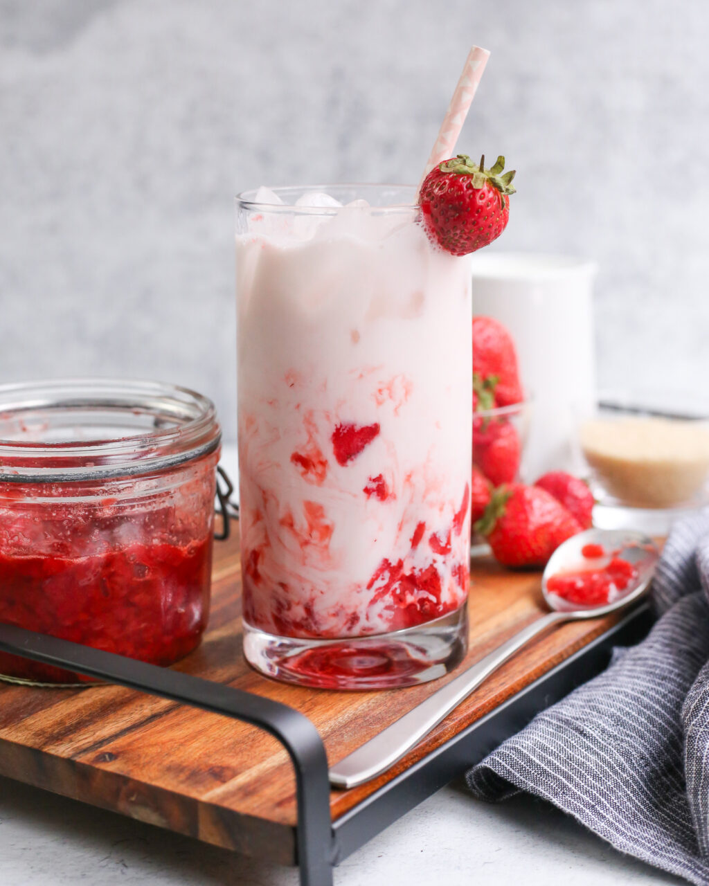 Strawberry Milk Homemade Ala Korea yang Super Estetik