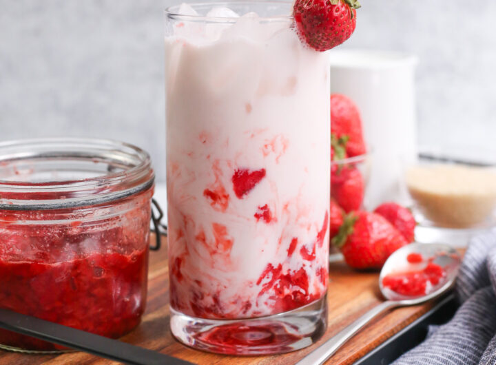 Strawberry Milk Homemade Ala Korea yang Super Estetik