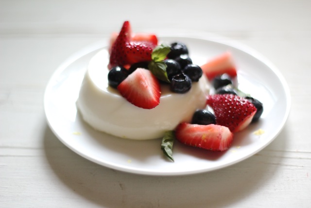 Panna Cotta Vanilla Berry, Dessert Elegan dan Mudah Dibuat