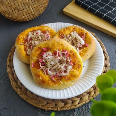 Roti Pizza Mini Homemade Lezat dan Mudah Dibuat di Rumah