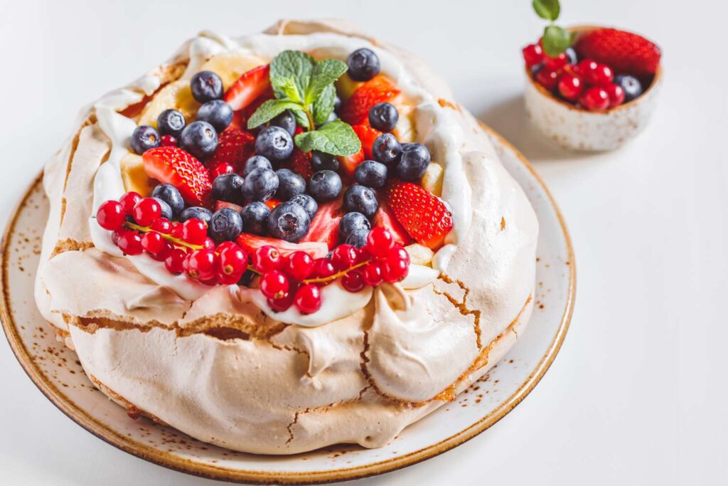 Pavlova, Dessert Cantik dari Putih Telur yang Lembut