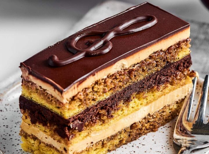 Opera Cake Prancis, Kue Cokelat Kopi yang Mewah