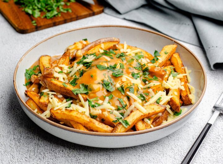 Poutine Kanada: Kentang Goreng dengan Kuah Gravy Nikmat